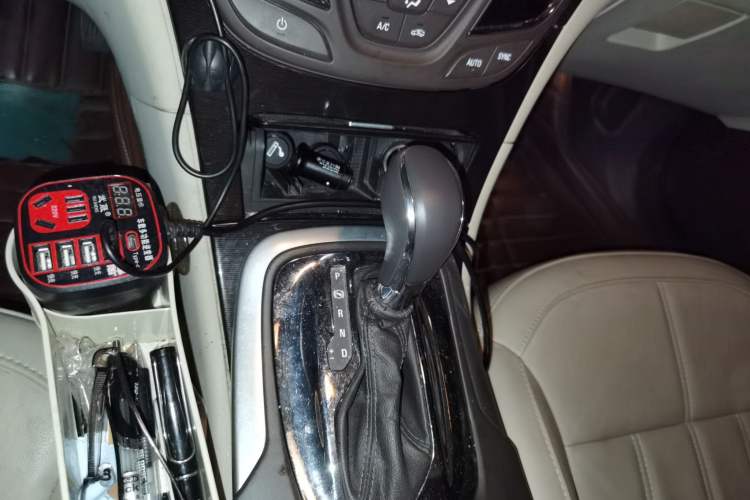 Used Buick Regal 2014 2.0L Elite Fashion Edition Gear Lever