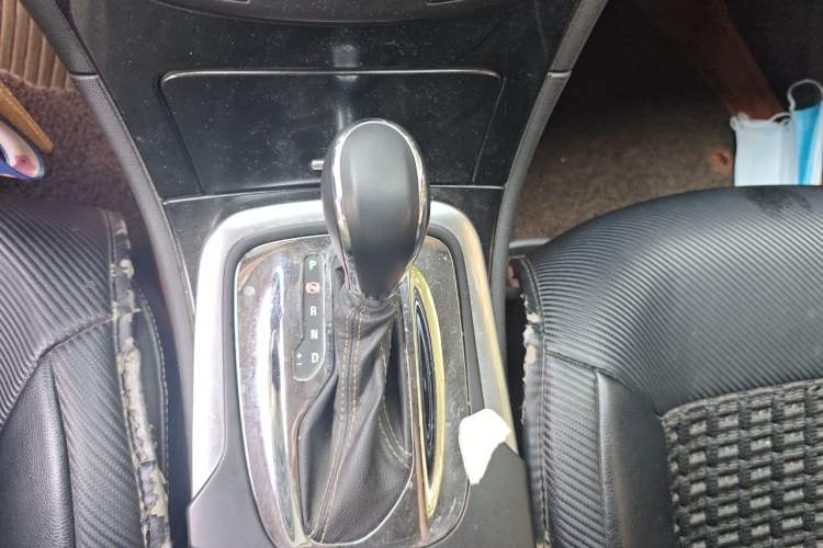 Used Buick Regal 2014 1.6T Fashionable Tech Edition Gear Lever