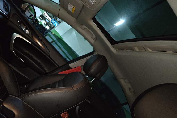 Used Buick Regal 2014 1.6T Fashionable Tech Edition Headliner