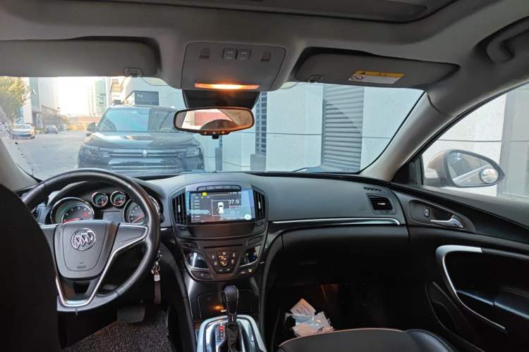 Used Buick Regal 2014 1.6T Fashionable Tech Edition Headliner
