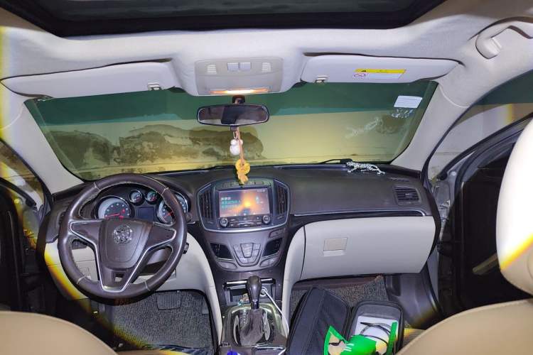 Used Buick Regal 2014 2.0L Leading Fashion Edition Headliner