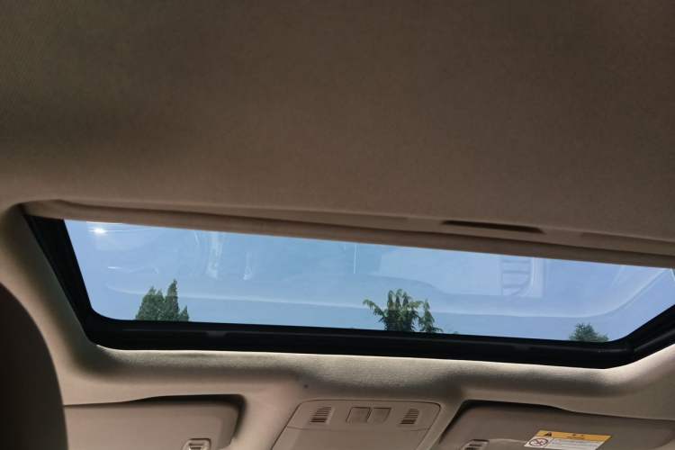 Used Buick Regal 2014 2.0L Elite Fashion Edition Headliner