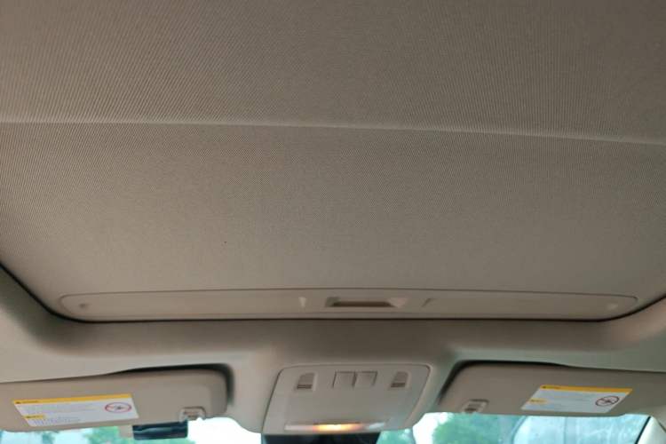 Used Buick Regal 2014 2.4L SIDI Luxury Fashion Edition Headliner