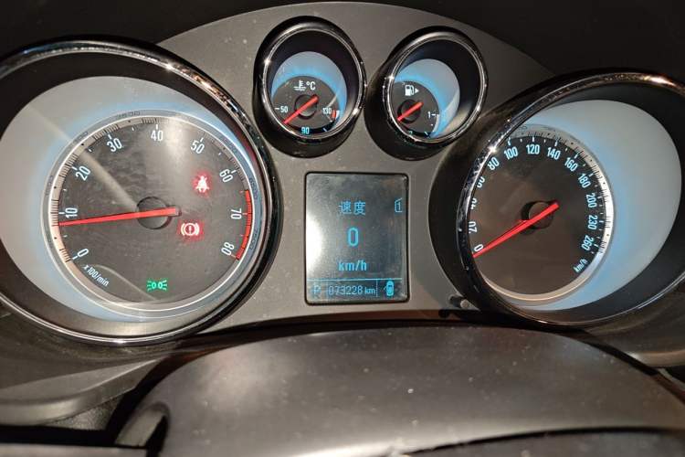Used Buick Regal 2014 1.6T Fashionable Tech Edition Instrument Cluster