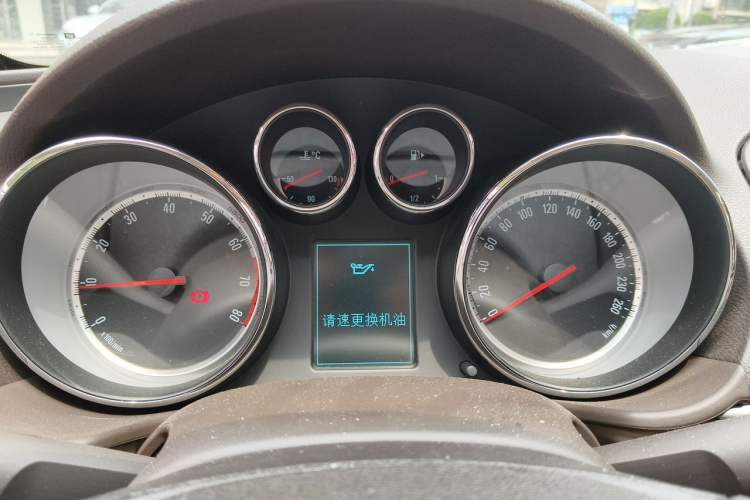 Used Buick Regal 2014 2.0L Leading Fashion Edition Instrument Cluster