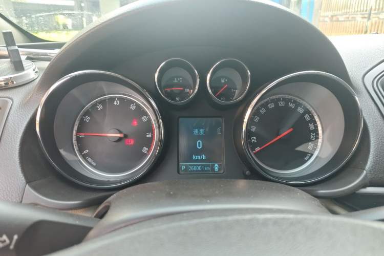 Used Buick Regal 2014 2.0L Leading Fashion Edition Instrument Cluster