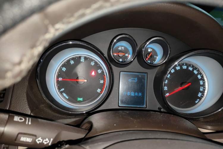 Used Buick Regal 2014 2.0L Leading Fashion Edition Instrument Cluster