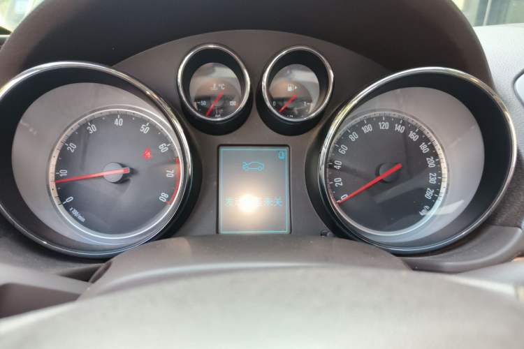Used Buick Regal 2014 2.0L Leading Fashion Edition Instrument Cluster