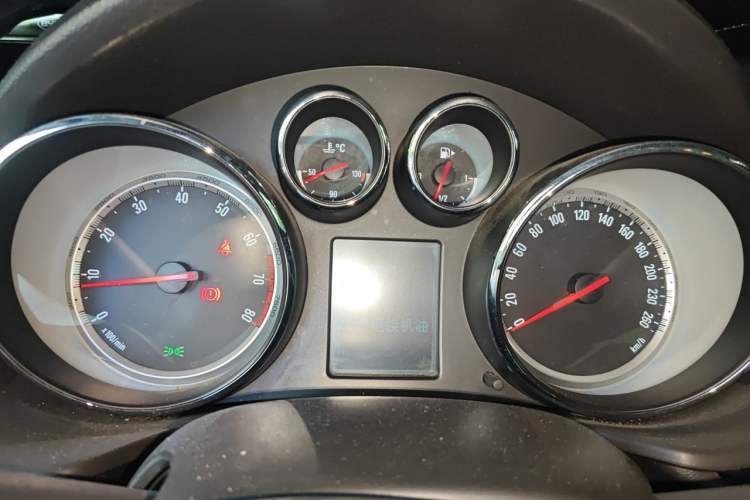 Used Buick Regal 2014 1.6T Fashionable Tech Edition Instrument Cluster
