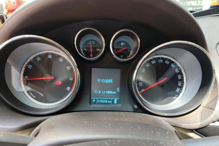 Used Buick Regal 2014 2.0L Leading Fashion Edition Instrument Cluster