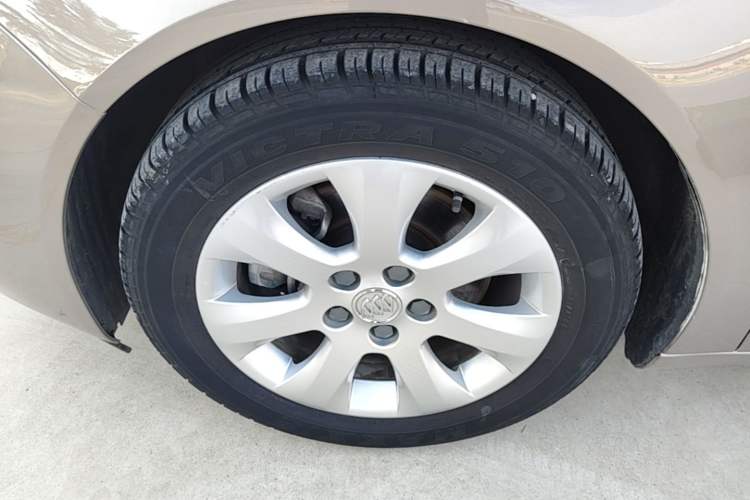 Used Buick Regal 2014 1.6T Fashionable Tech Edition Left Front Wheel Hub