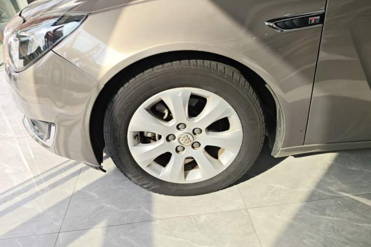 Used Buick Regal 2014 1.6T Fashionable Tech Edition Left Front Wheel Hub