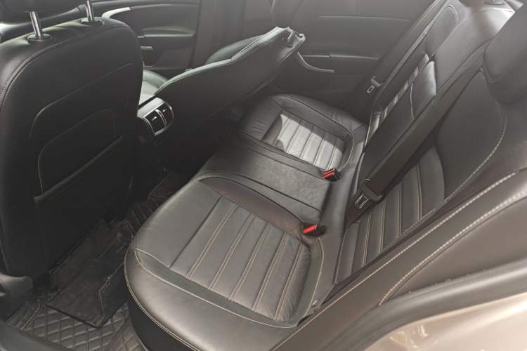Used Buick Regal 2014 1.6T Fashionable Tech Edition Left Rear Seat