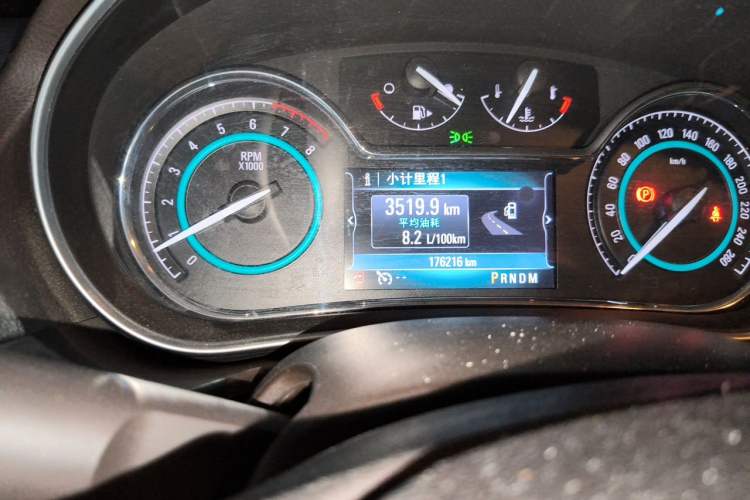 Used Buick Regal 2014 2.0L Elite Fashion Edition Odometer Close Up