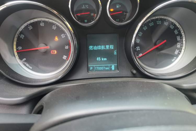 Used Buick Regal 2014 1.6T Fashionable Tech Edition Odometer Close Up