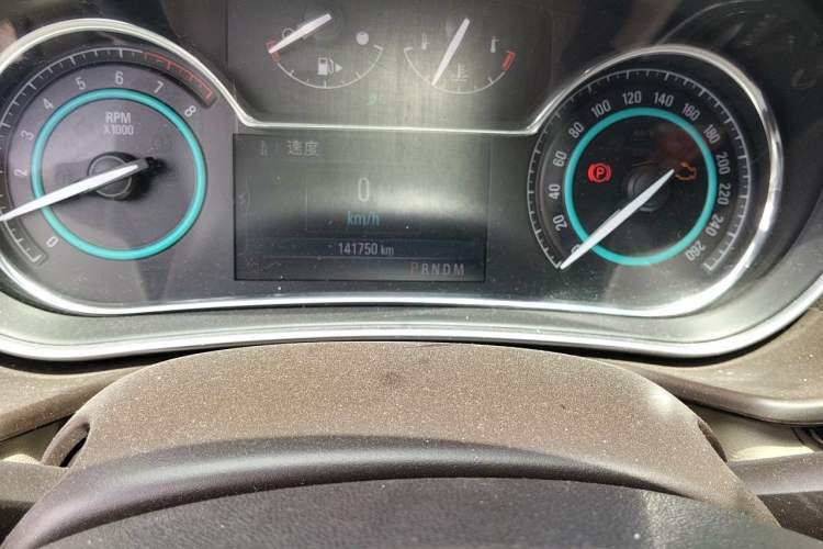 Used Buick Regal 2014 2.0L Elite Fashion Edition Odometer Close Up