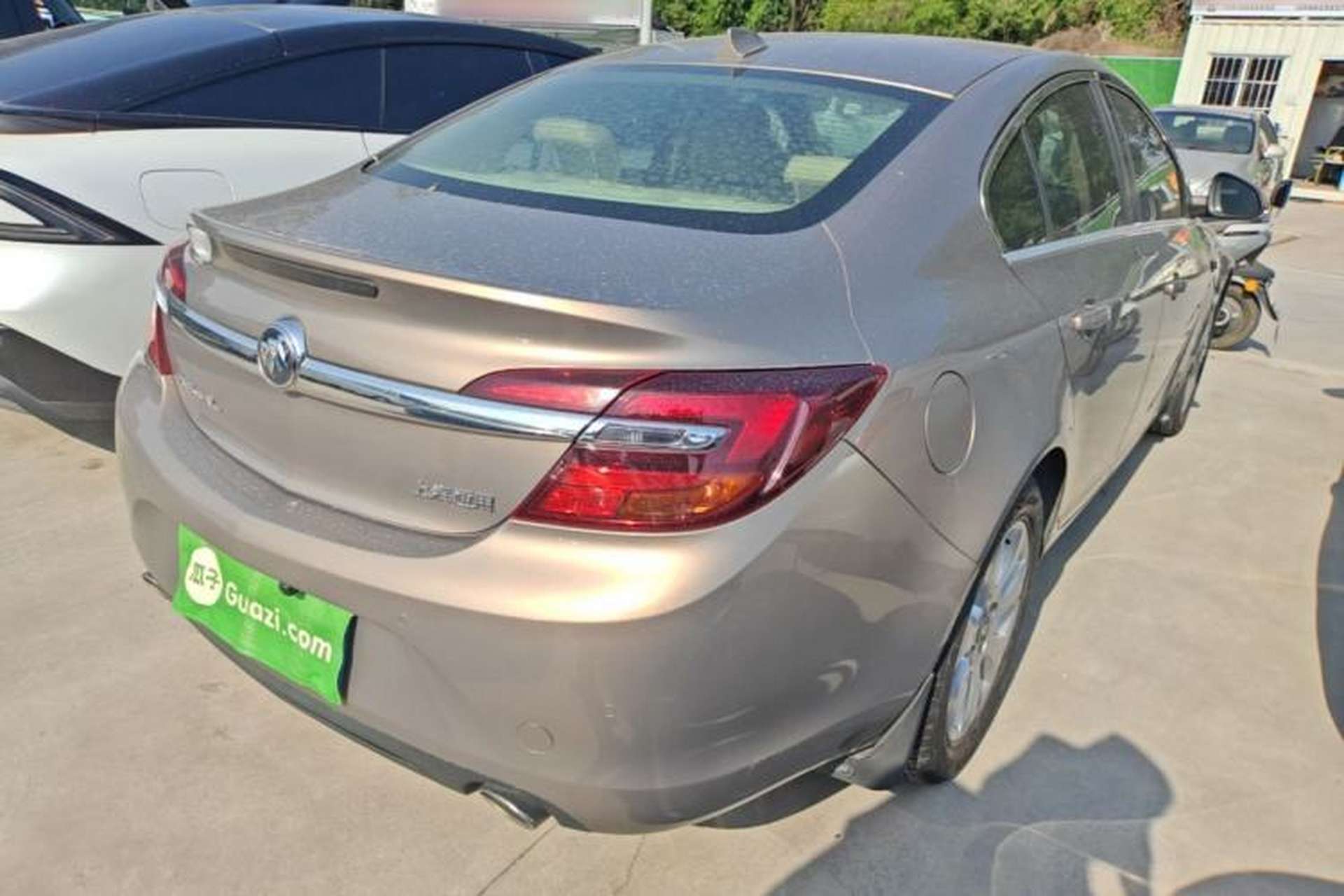 Used Buick Regal 2014 2.0L Leading Fashion Edition Rear Right 45 Deg