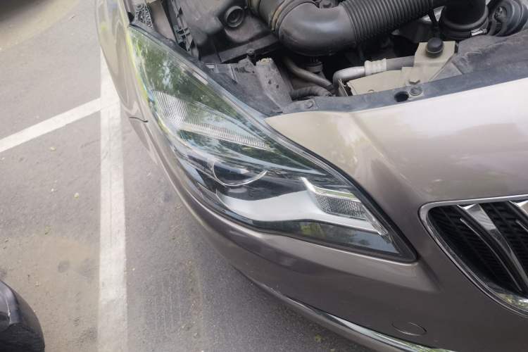 Used Buick Regal 2014 1.6T Fashionable Tech Edition Right Front Headlight
