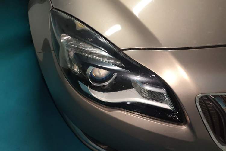 Used Buick Regal 2014 2.0L Leading Fashion Edition Right Front Headlight