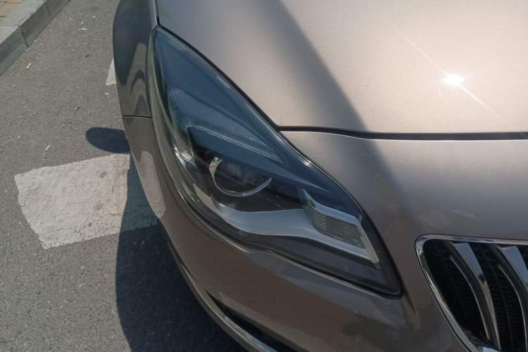 Used Buick Regal 2014 2.0L Elite Fashion Edition Right Front Headlight