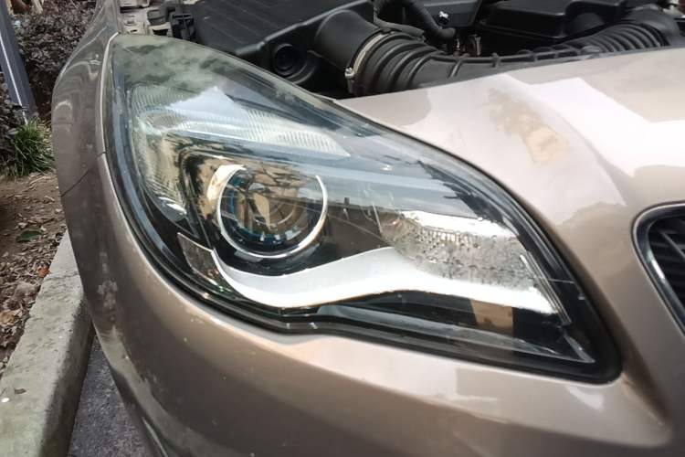 Used Buick Regal 2014 2.0L Leading Fashion Edition Right Front Headlight