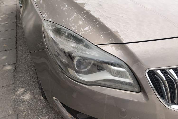 Used Buick Regal 2014 2.0L Elite Fashion Edition Right Front Headlight