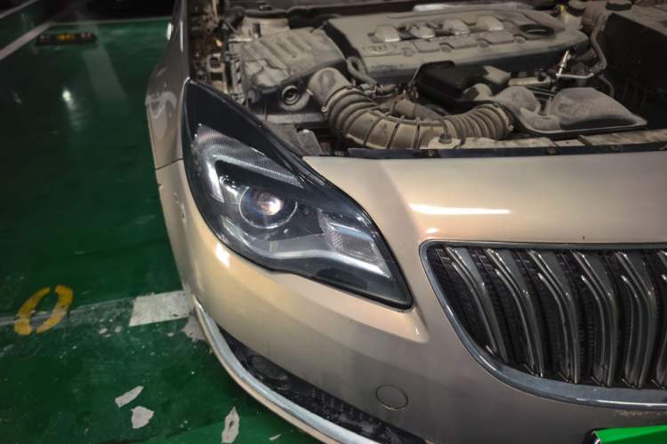 Used Buick Regal 2014 2.0L Leading Fashion Edition Right Front Headlight