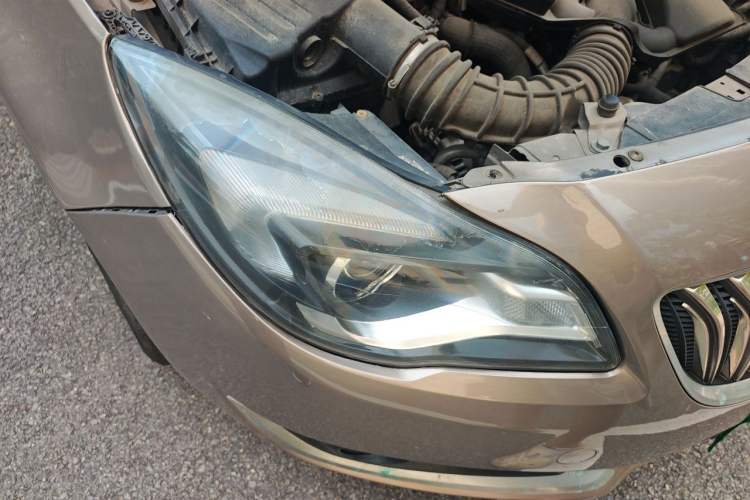 Used Buick Regal 2014 2.0L Elite Fashion Edition Right Front Headlight
