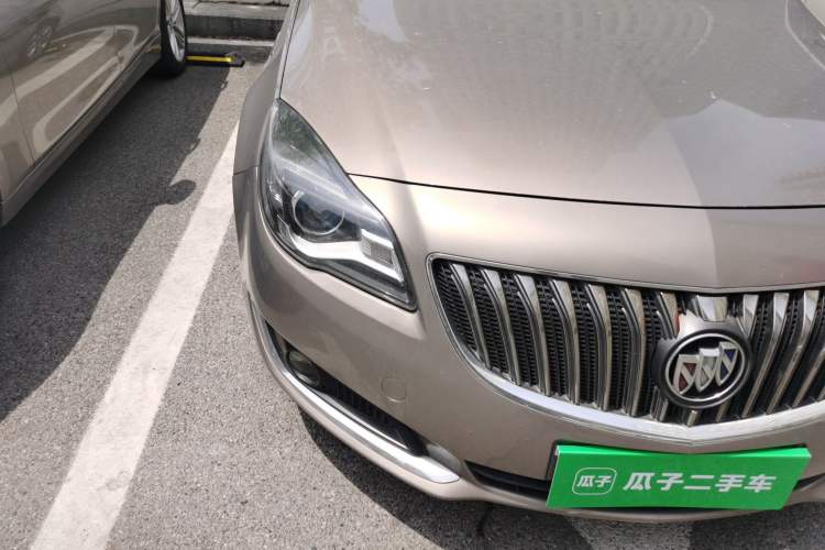 Used Buick Regal 2014 2.0L Elite Fashion Edition Right Front Headlight