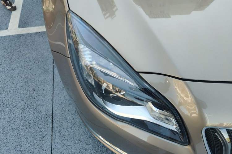 Used Buick Regal 2014 2.0L Leading Fashion Edition Right Front Headlight