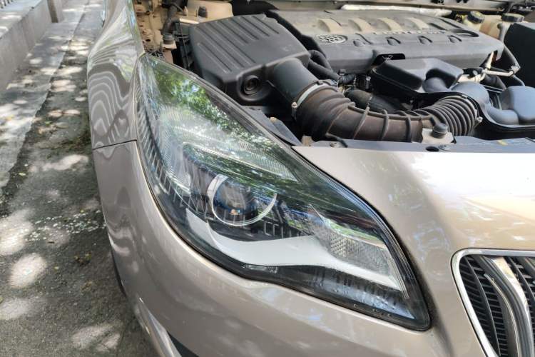 Used Buick Regal 2014 2.0L Leading Fashion Edition Right Front Headlight
