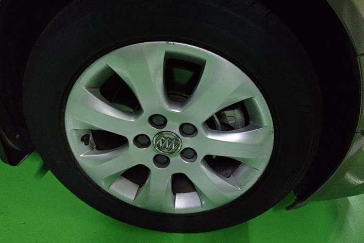 Used Buick Regal 2014 1.6T Fashionable Tech Edition Right Front Wheel Hub
