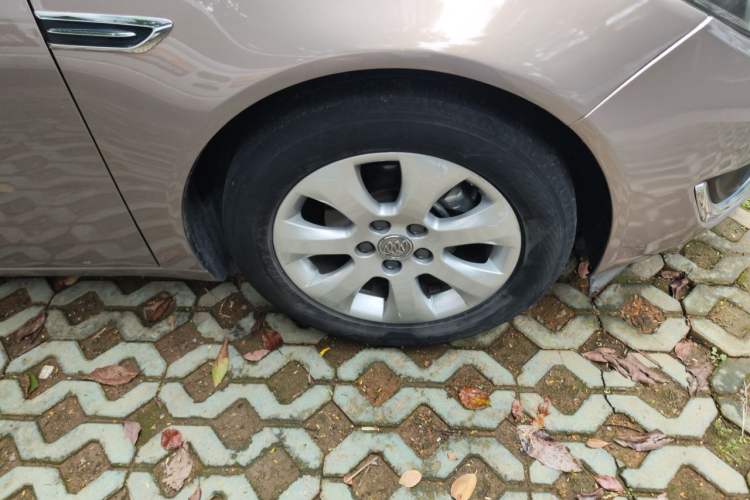Used Buick Regal 2014 2.0L Leading Fashion Edition Right Front Wheel Hub