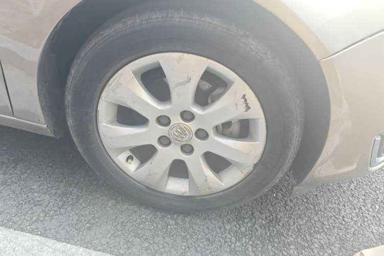 Used Buick Regal 2014 2.0L Leading Fashion Edition Right Front Wheel Hub