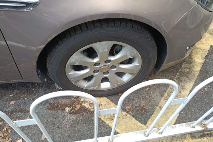Used Buick Regal 2014 2.0L Leading Fashion Edition Right Front Wheel Hub