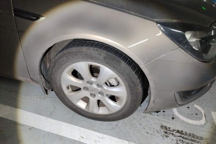 Used Buick Regal 2014 2.0L Leading Fashion Edition Right Front Wheel Hub