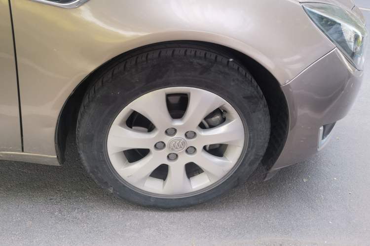 Used Buick Regal 2014 1.6T Fashionable Tech Edition Right Front Wheel Hub