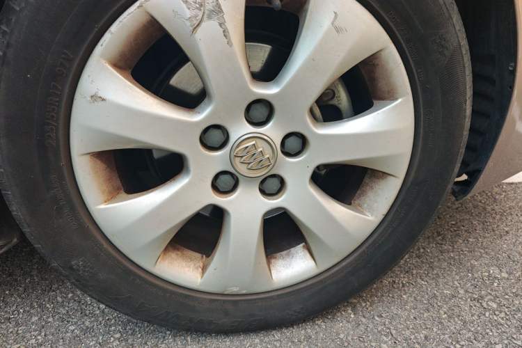 Used Buick Regal 2014 2.0L Elite Fashion Edition Right Front Wheel Hub