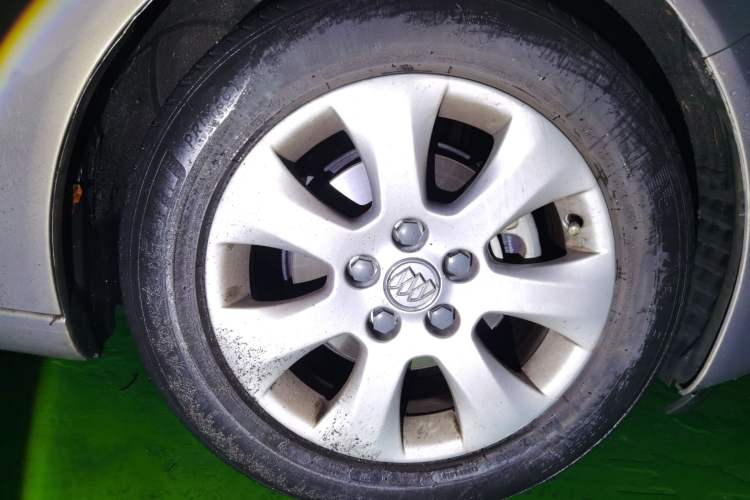 Used Buick Regal 2014 2.0L Elite Fashion Edition Right Front Wheel Hub