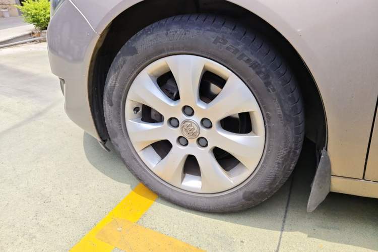 Used Buick Regal 2014 2.0L Leading Fashion Edition Right Front Wheel Hub