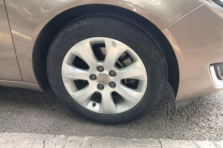 Used Buick Regal 2014 1.6T Fashionable Tech Edition Right Front Wheel Hub