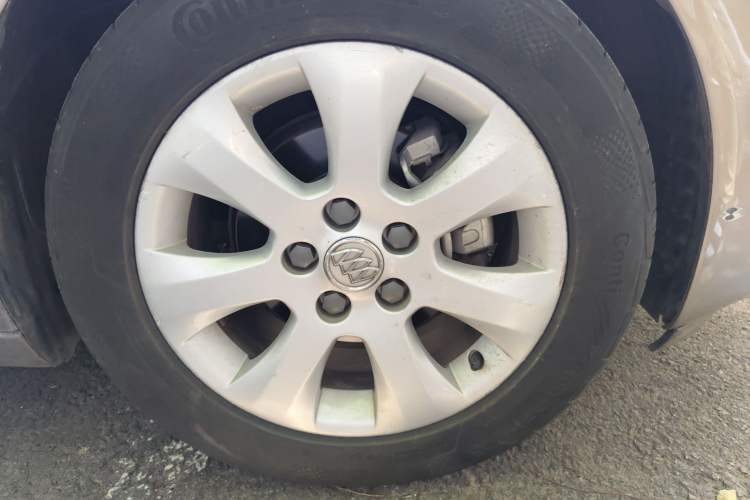 Used Buick Regal 2014 2.0L Leading Fashion Edition Right Front Wheel Hub