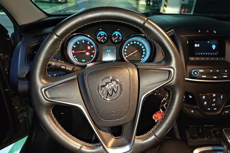 Used Buick Regal 2014 1.6T Fashionable Tech Edition Steering Wheel