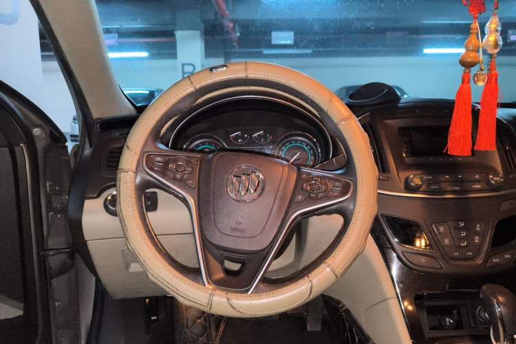 Used Buick Regal 2014 2.0L Elite Fashion Edition Steering Wheel