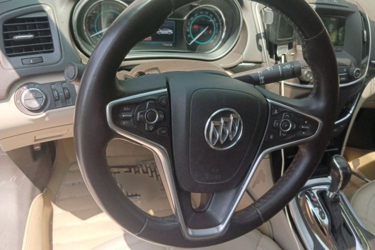 Used Buick Regal 2014 2.0L Elite Fashion Edition Steering Wheel