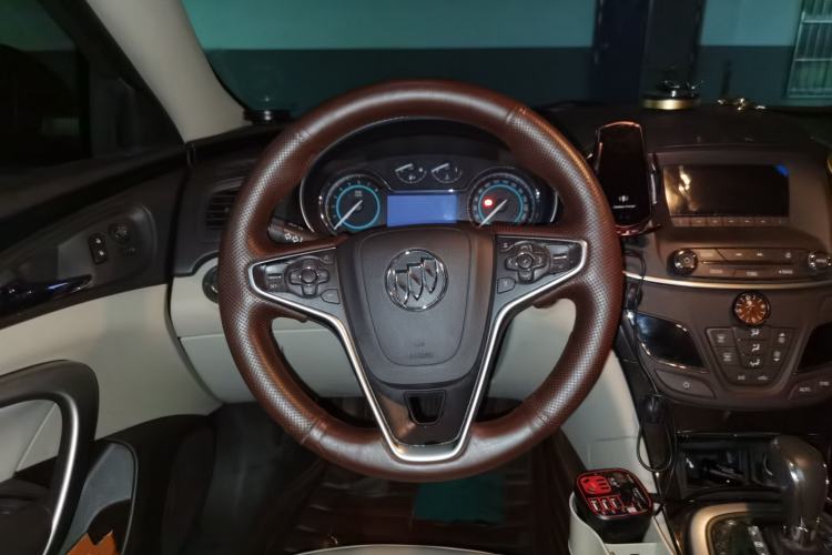 Used Buick Regal 2014 2.0L Elite Fashion Edition Steering Wheel