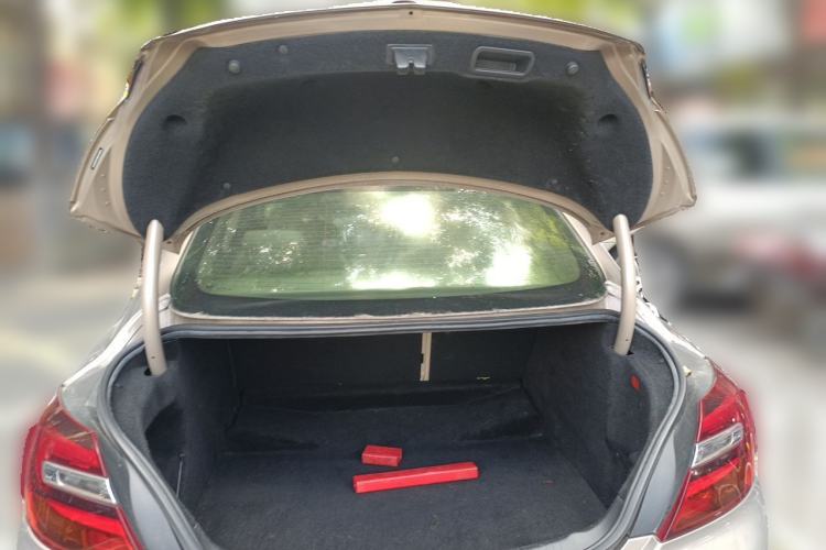 Used Buick Regal 2014 2.0L Leading Fashion Edition Trunk