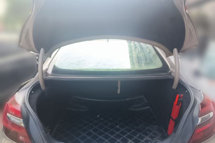 Used Buick Regal 2014 2.0L Leading Fashion Edition Trunk