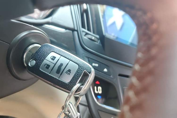 Used Buick Regal 2014 2.0L Leading Fashion Edition Vehicle Key