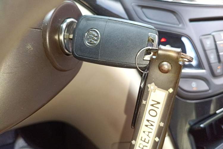 Used Buick Regal 2014 2.0L Leading Fashion Edition Vehicle Key
